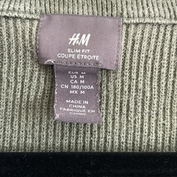 Green H&M sweater - Picture 2 of 3